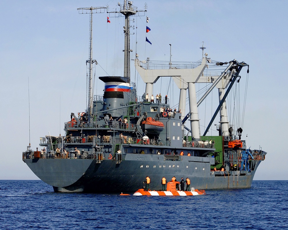 Спасательное судно «Георгий Титов».