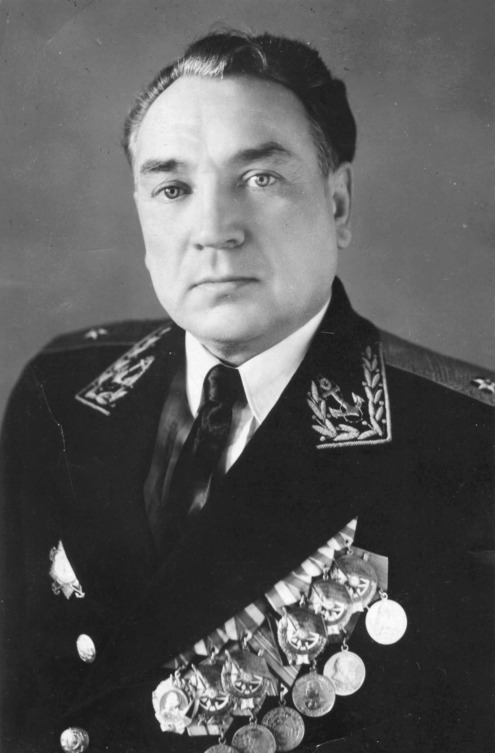 Виктор Александрович Пархоменко. На момент гибели «Новороссийска» - вице-адмирал, командующий Черноморским флотом.