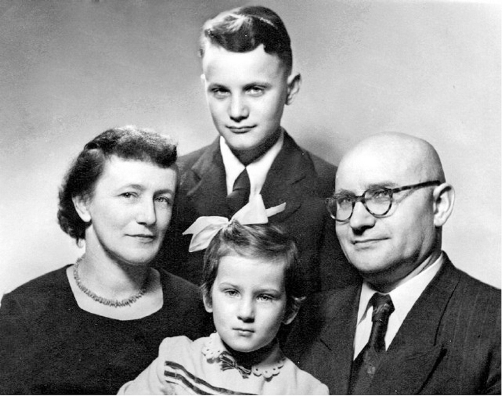 Семья Ребетов 1956.