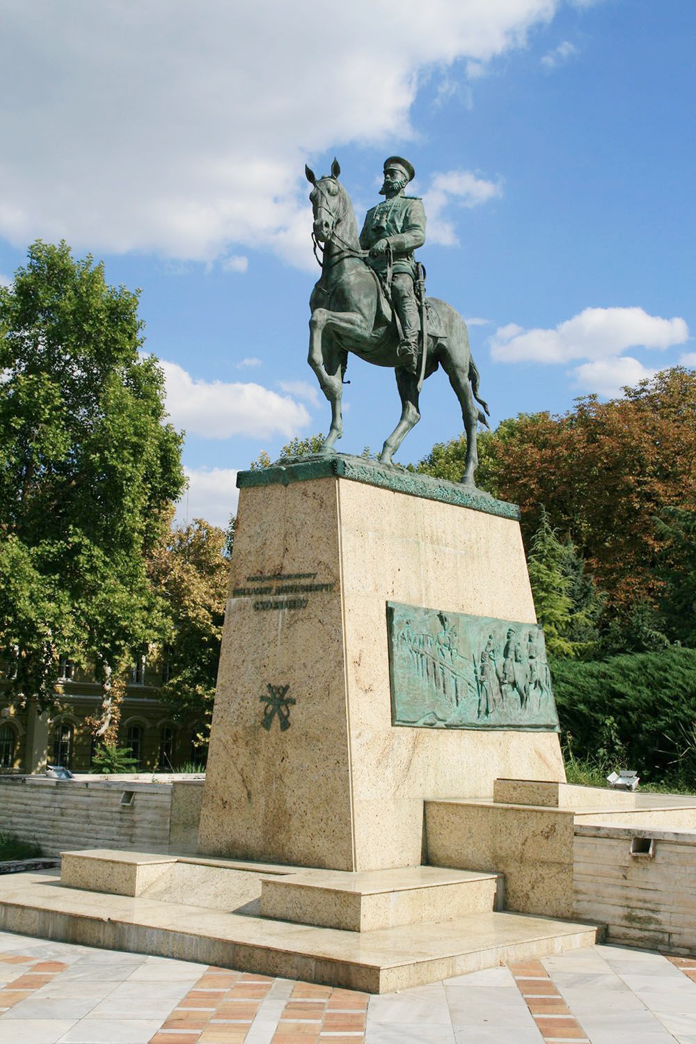 Памятник генералу Скобелеву в Плевне.
