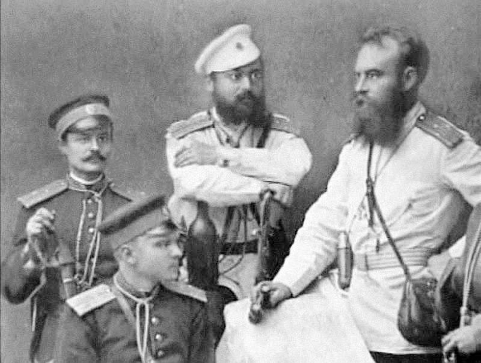 Генерал М.Д.Скобелев с офицерами.