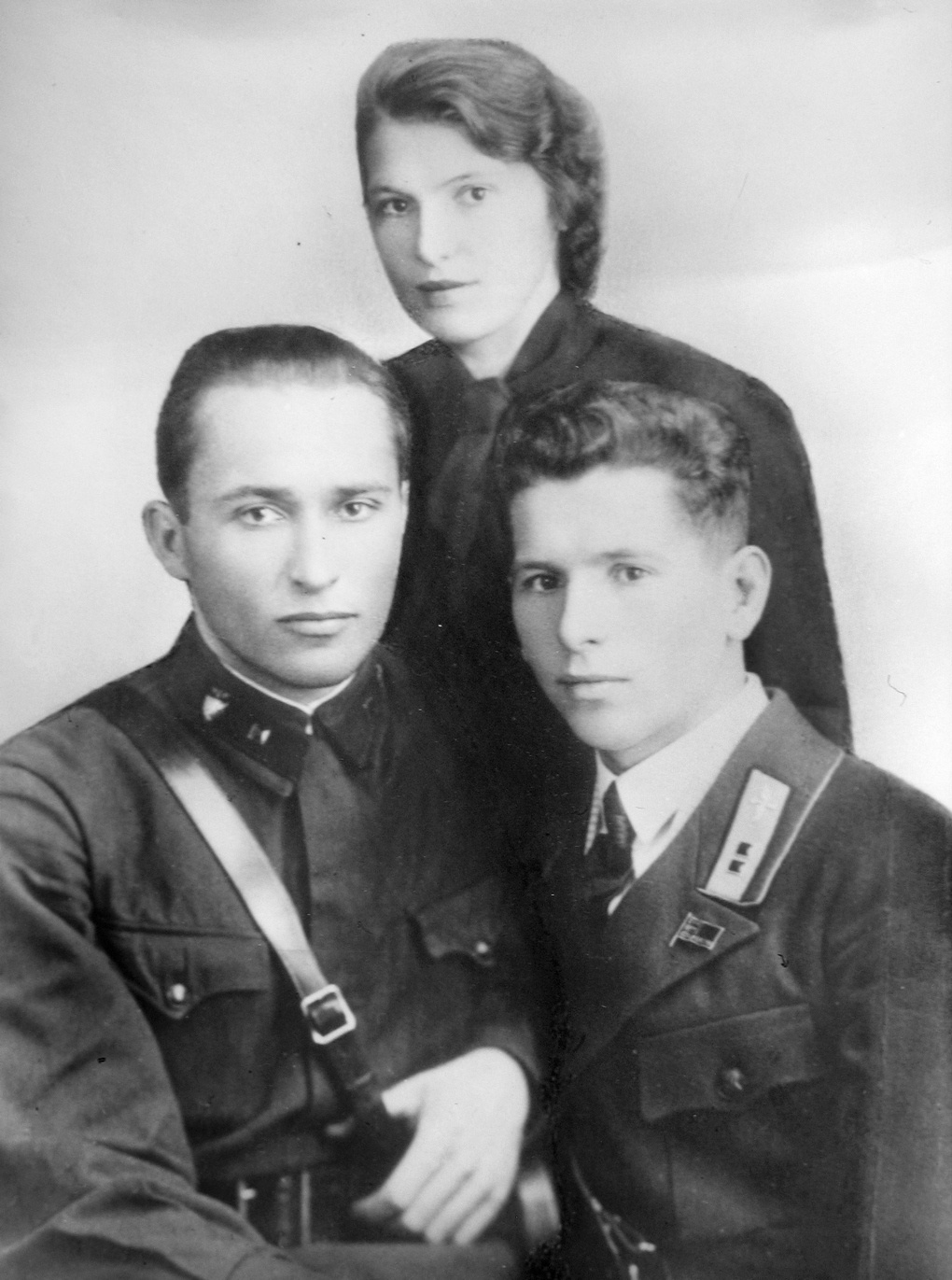 Дети В.И. Чапаева - Александр (слева), Клавдия и Аркадий. 1938 г.