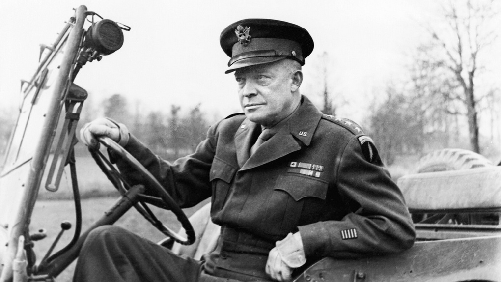 Дуайт Эйзенхауэр в 1944 году.