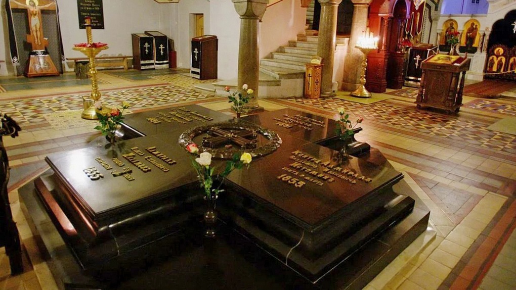 Усыпальница адмиралов (Владимирский собор Севастополя).