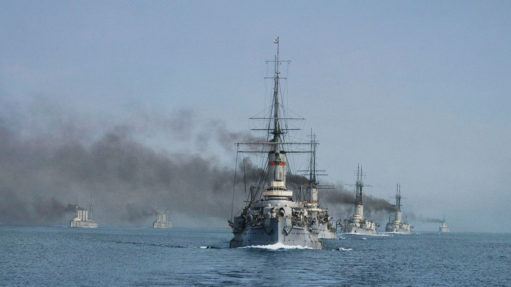 Вторая бригада линкоров Балтийского флота в море.