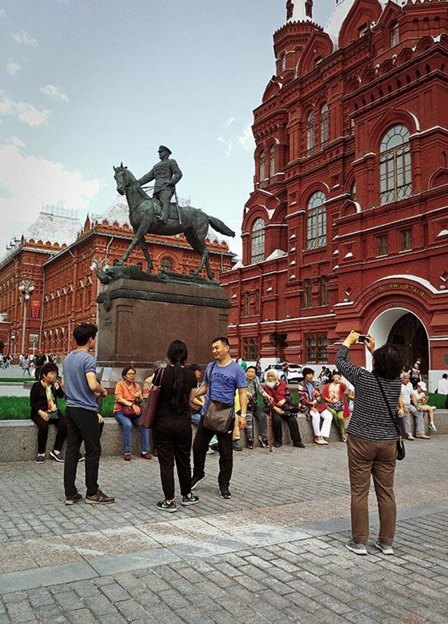 Китайцы-путешественники частые гости в Москве.