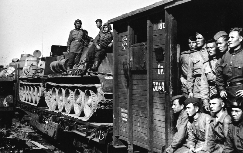 Эшелон идет на фронт, Отечественная война 1944 год.
