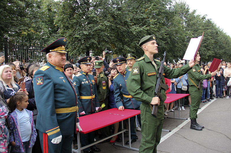 Принятие Военной присяги в академии.