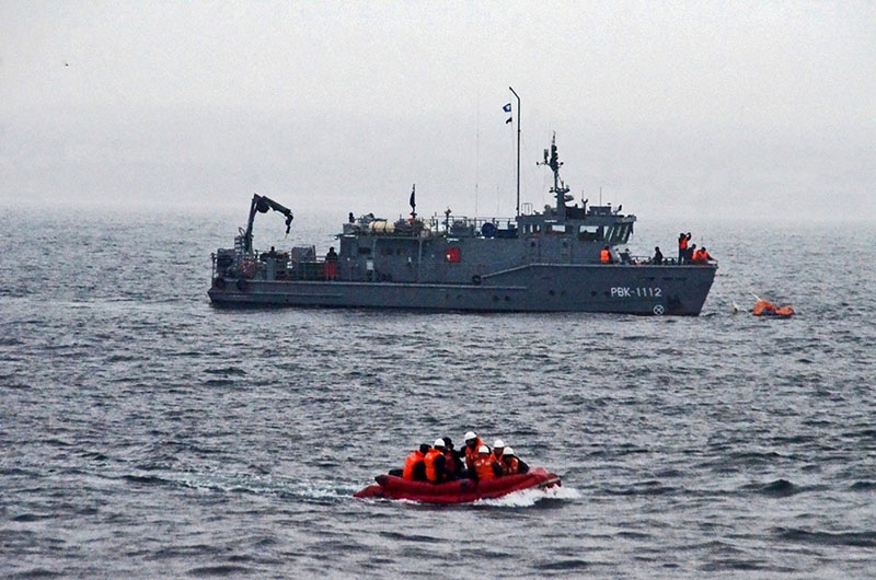 Три балла волнения на море не помеха для работы катера.