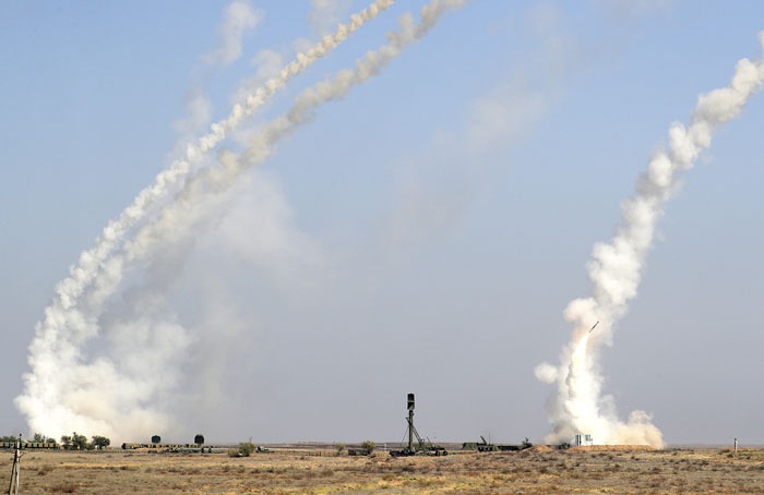 Учебно-боевые пуски ракет.