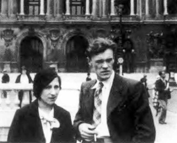 Александр Коротков и его жена Мария Вильковыская во время загранкомандировки.