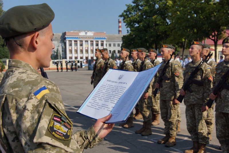 Теперь призывать в армию будут с 18 лет.