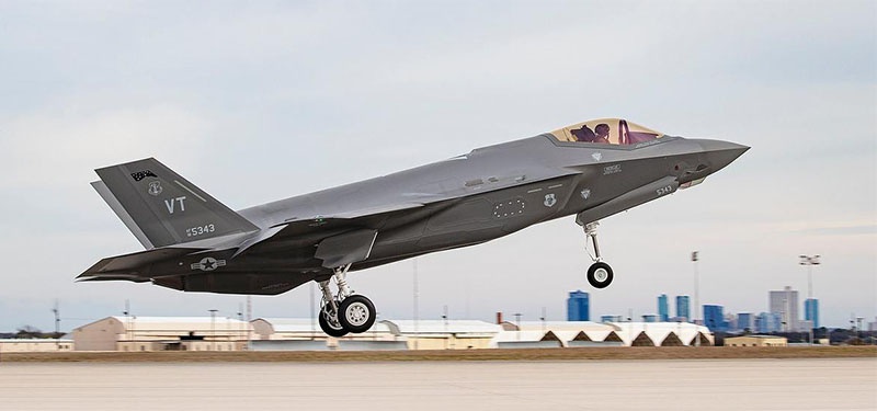 F-35 - самый современный американский истребитель.