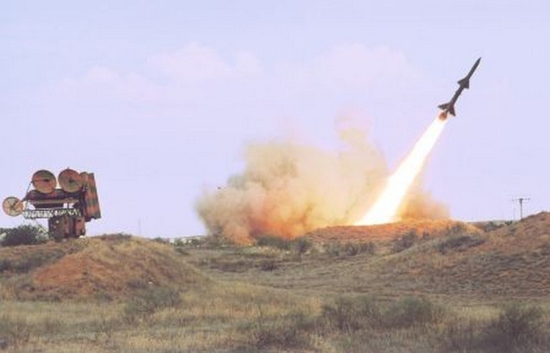 Пуск ракеты зенитной ракетной системы С-75.
