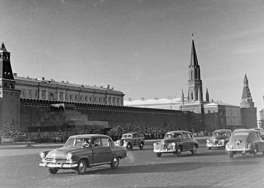 В конце сентября 1962 года Бернар прилетел в Москву и встречался со специалистами военно-промышленного комплекса СССР.