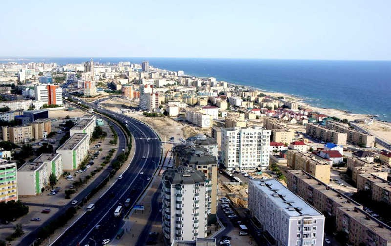 Основной вклад в возведение города Актау внесли ленинградцы.