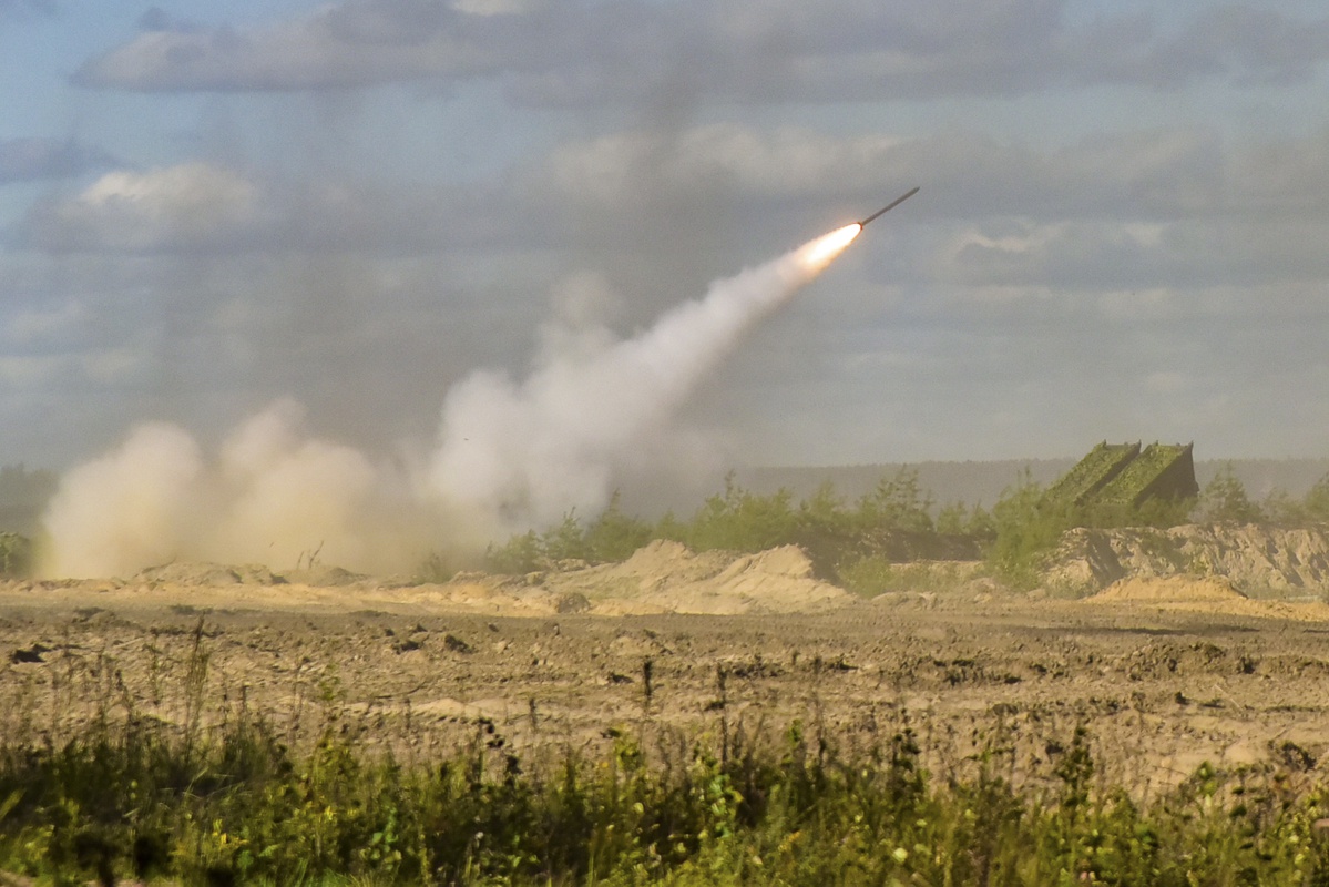 Боевые расчёты разведывательно-огневого комплекса «Земледелие» подорвали дистанционно установленное минное поле.