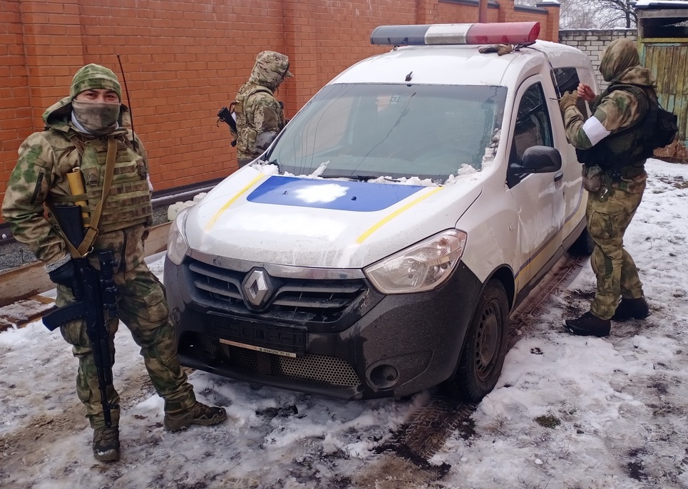 Приехали в Липцы и заняли отделение полиции. 