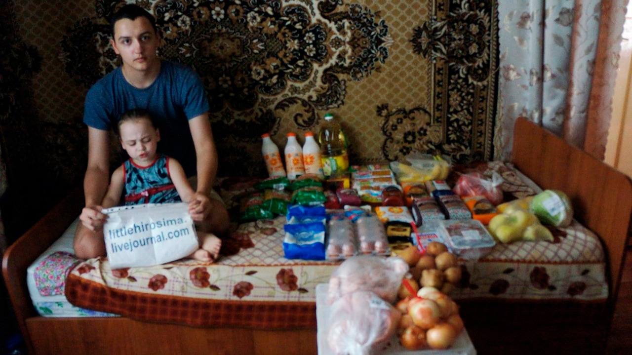 Володя в техникуме «компьютерные технологии». Объявили мобилизацию, пошёл сразу сам. Папа Софии. Тоже воюет.