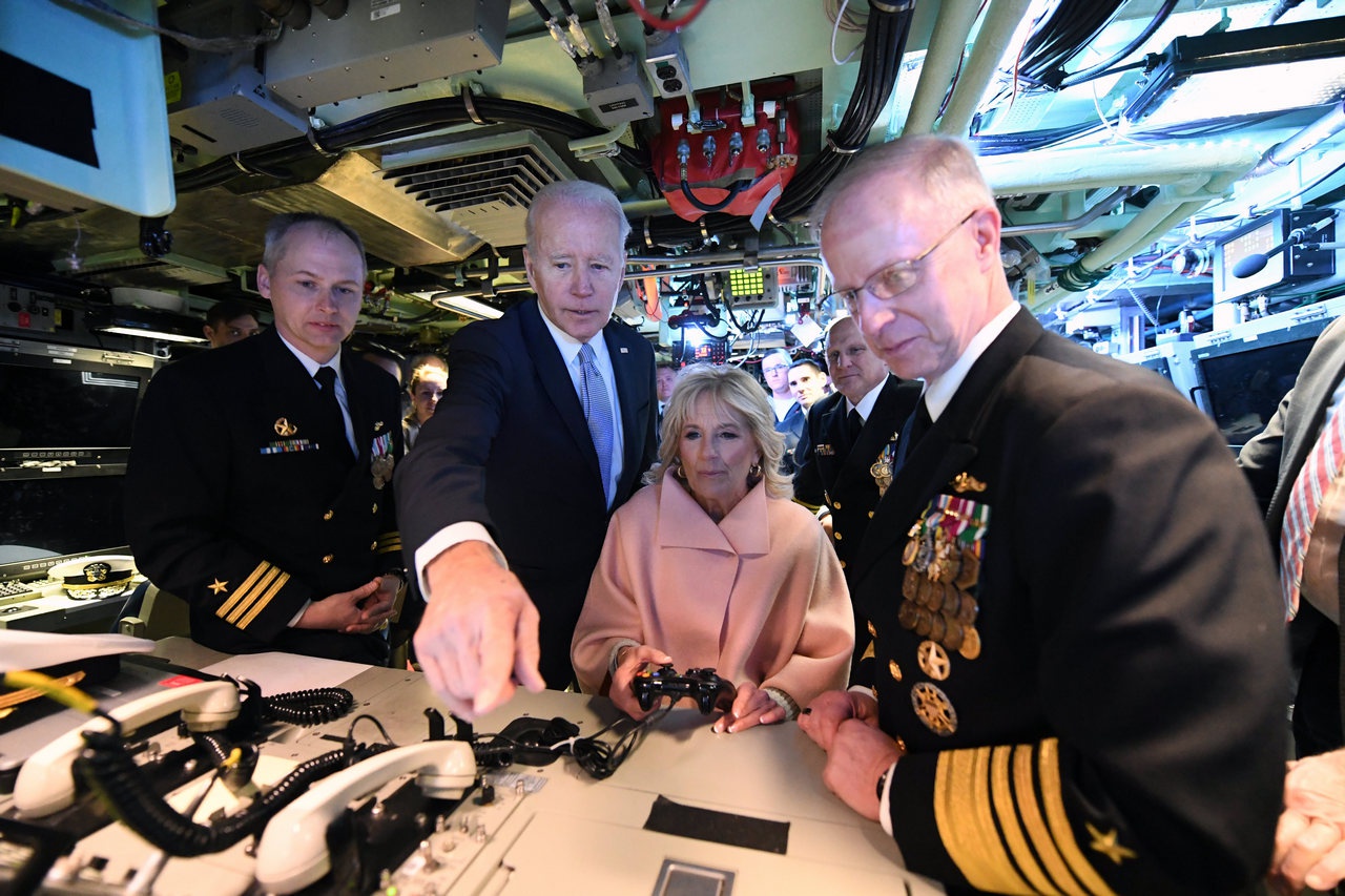 Президент Байден на борту подводной лодки «Дэлавэр».