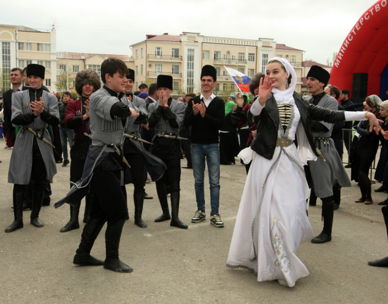 Для коллективного Запада и укронацистов мы все - русские.