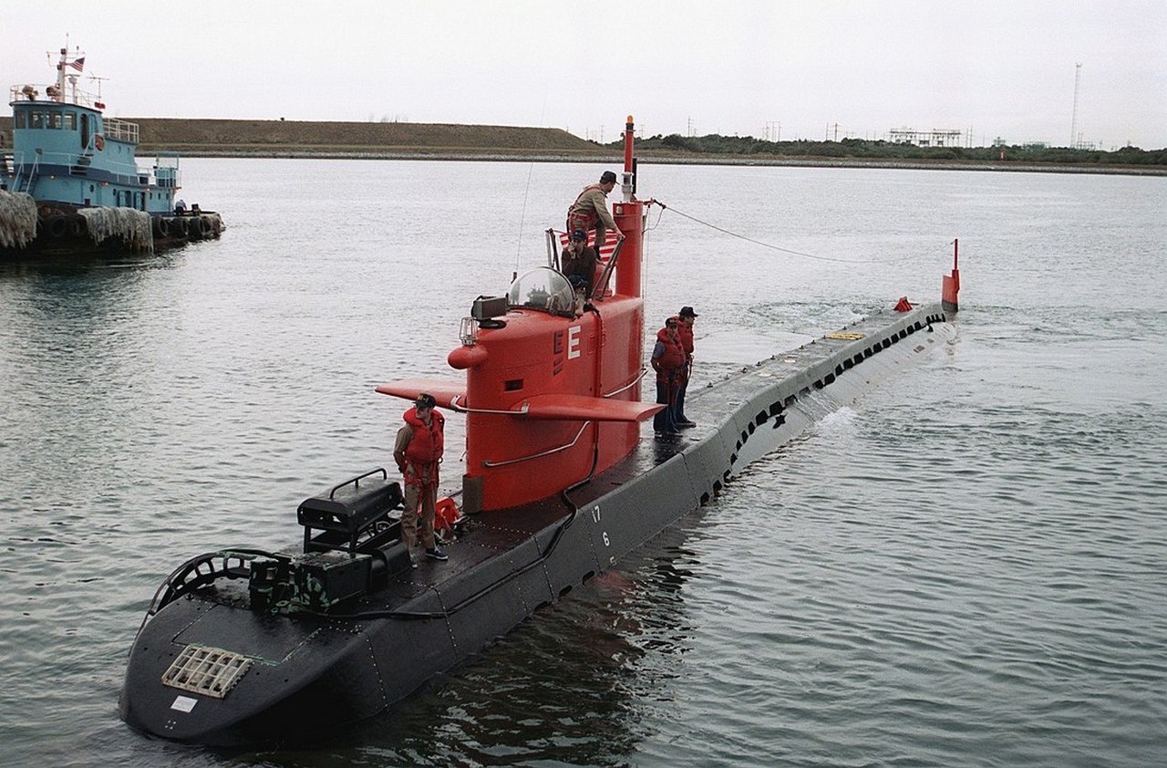 Экспериментальная атомная подводная лодка NR-1.
