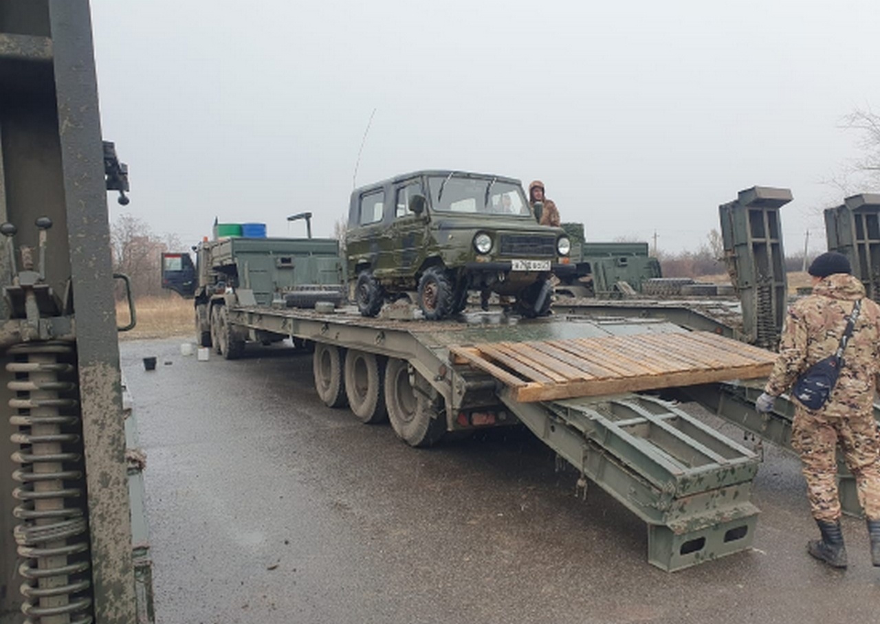 Супруги из Коми отправили на передовую автомобиль ЛуАЗ.