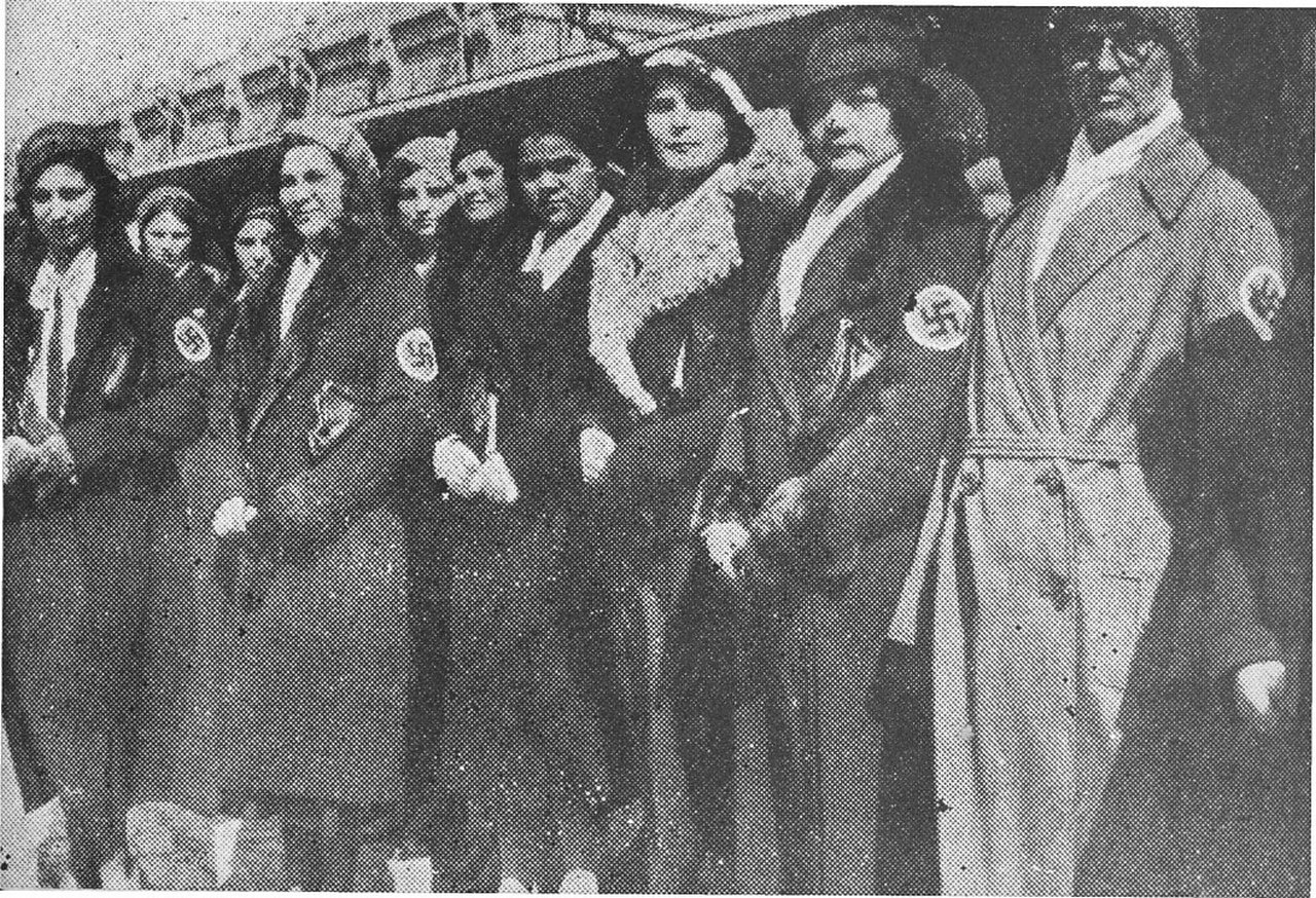 Участницы «Российского женского фашистского движения» в Харбине, 1934 г.