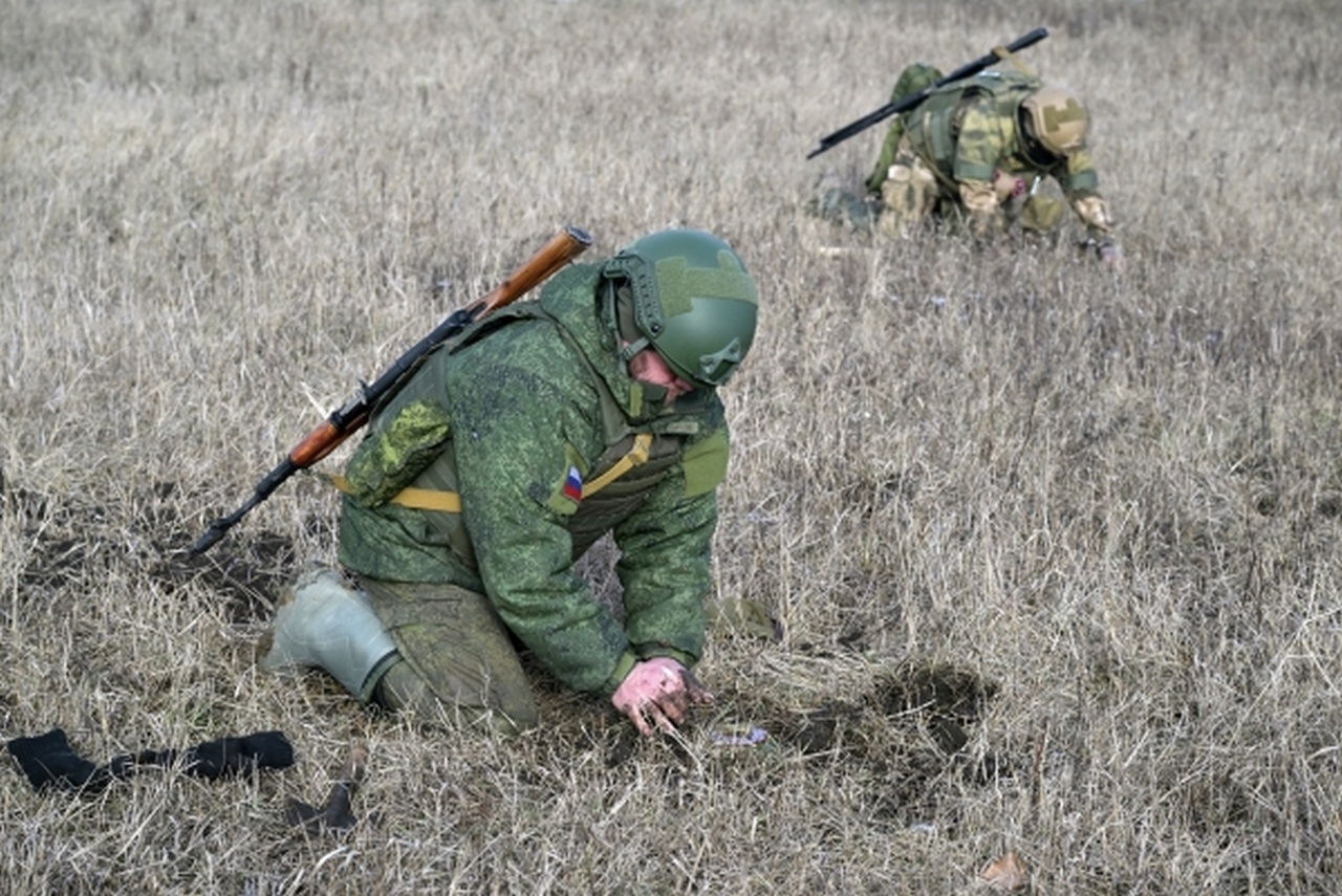 На полигоне учебного центра на базе отдельного инженерно-сапёрного батальона им. Д.М. Карбышева в зоне проведения СВО.