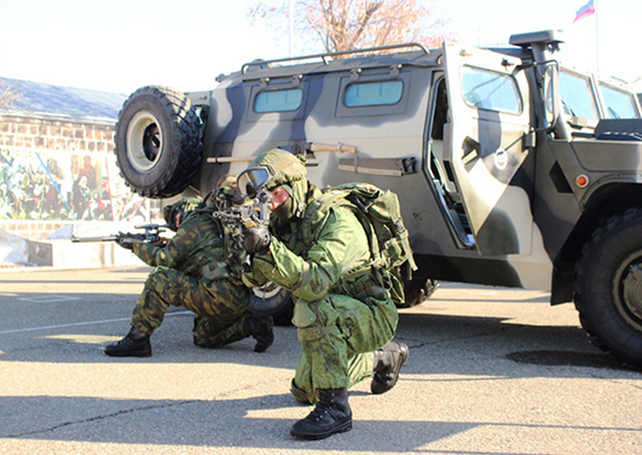 На военной базе ЮВО в Республике Армения прошла плановая тренировка группы антитеррора.