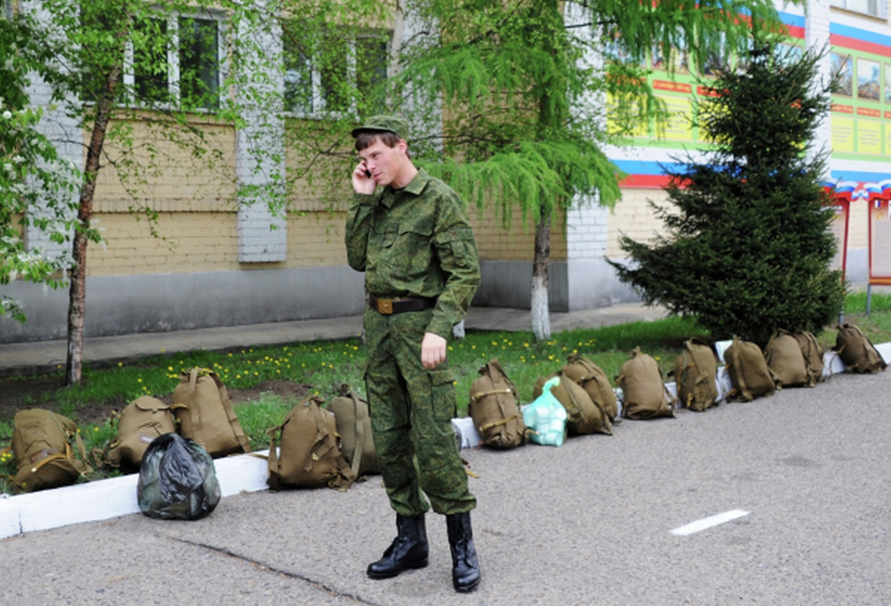 Несанкционированный звонок по мобильнику - «находка» для противника.