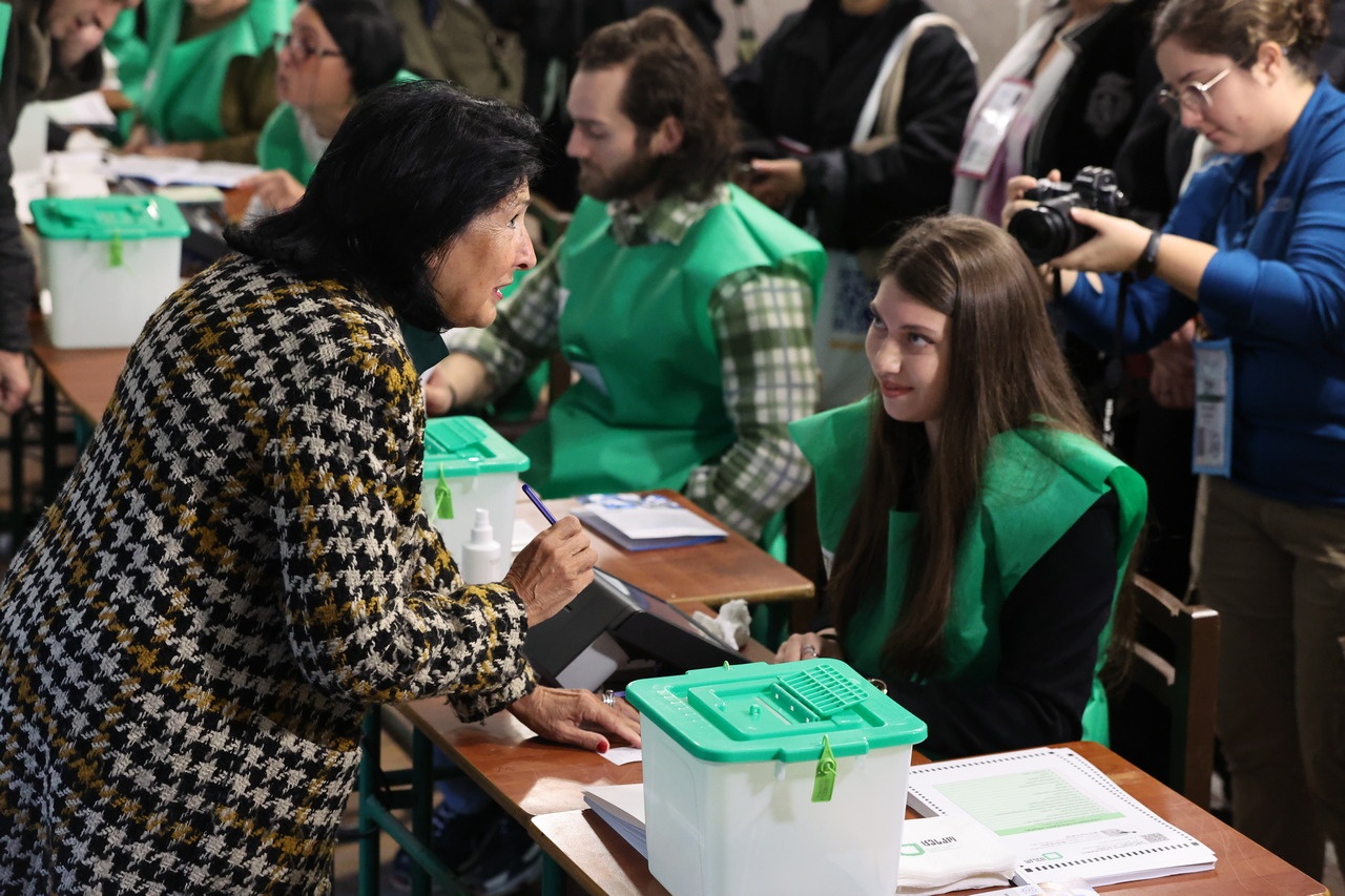 Голосует президент.