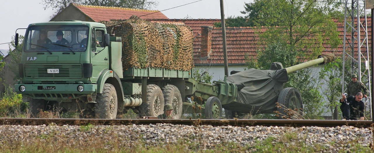 Советская буксируемая пушка М-46 армии Сербии.