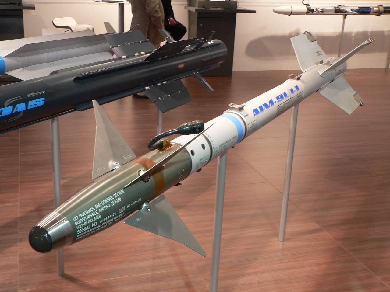 Американская всеракурсная высокоманёвренная ракета AIM-9L.