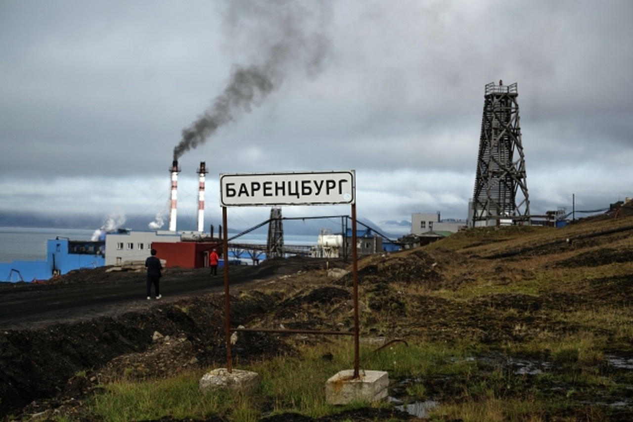 Теплоэлектроцентраль в Баренцбурге на архипелаге Шпицберген.