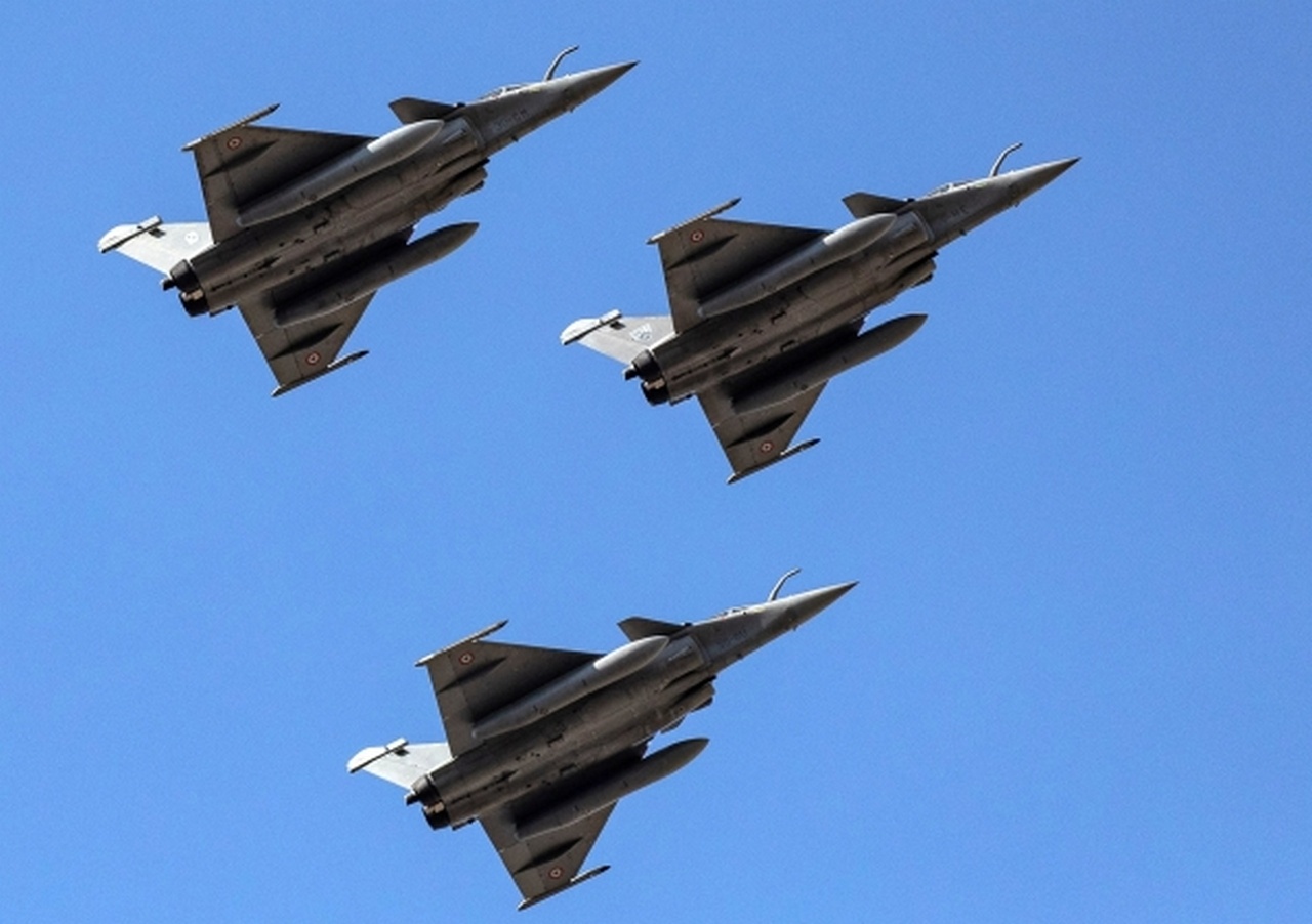 Многоцелевые истребители Dassault Rafale.