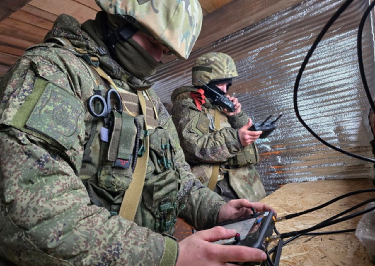 Тренировку по воздушной разведке замаскированных позиций условного противника провели военнослужащие расчётов БПЛА ЦВО в Кузбассе.