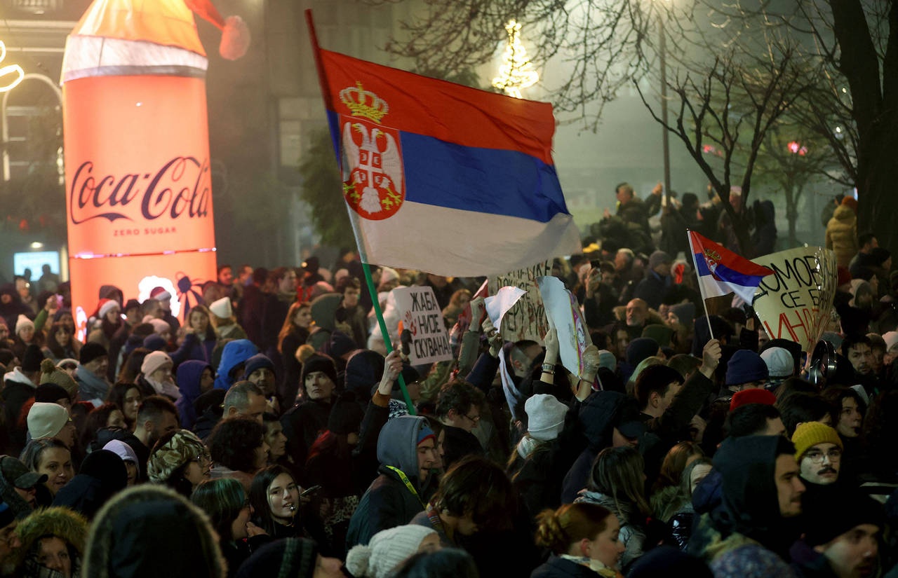 Сербы не верят ни властям, ни парламентской оппозиции.