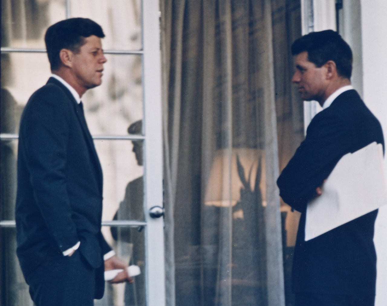 Братья Кеннеди, 28 марта 1963 г.