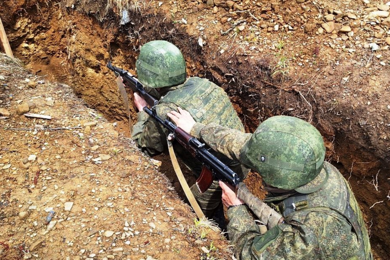 Военнослужащие ВВО отработали действия в наступлении и обороне в Бурятии.