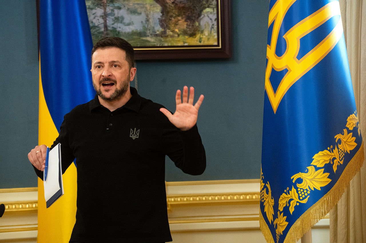 Не мог бы он просто немного помолчать?