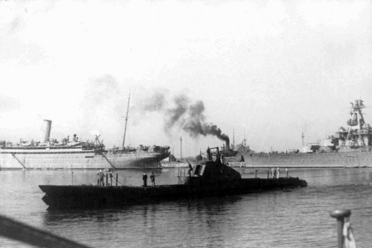 Подводная лодка «Щ-212» в порту Батуми, 1942 г.