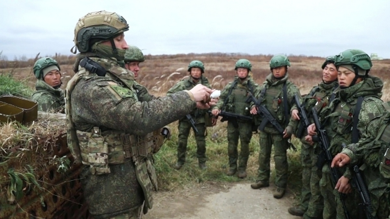 Боевая подготовка военнослужащих Корейской Народно-Демократической Республики, участвовавших в освобождении Курской области.