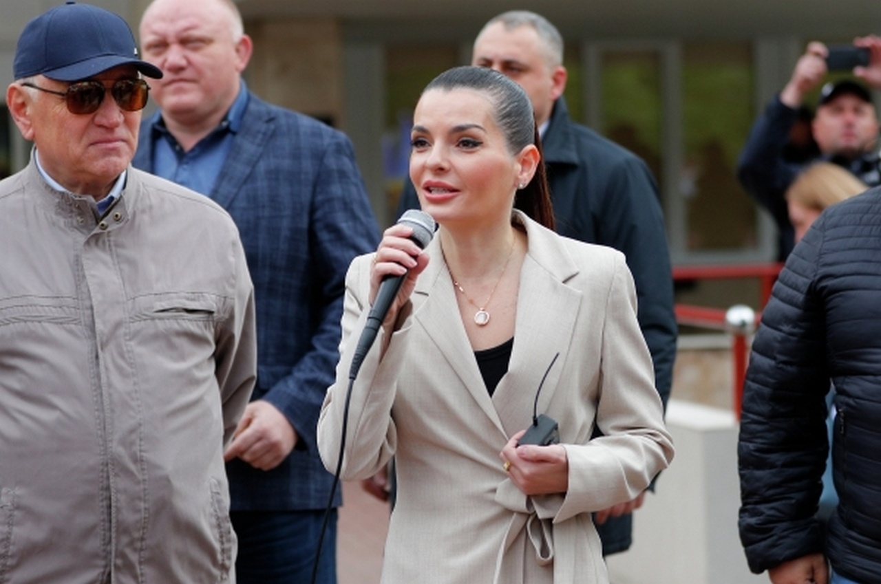 Главу Гагаузии Евгению Гуцул, неугодную режиму Санду, суд отправил под домашний арест.
