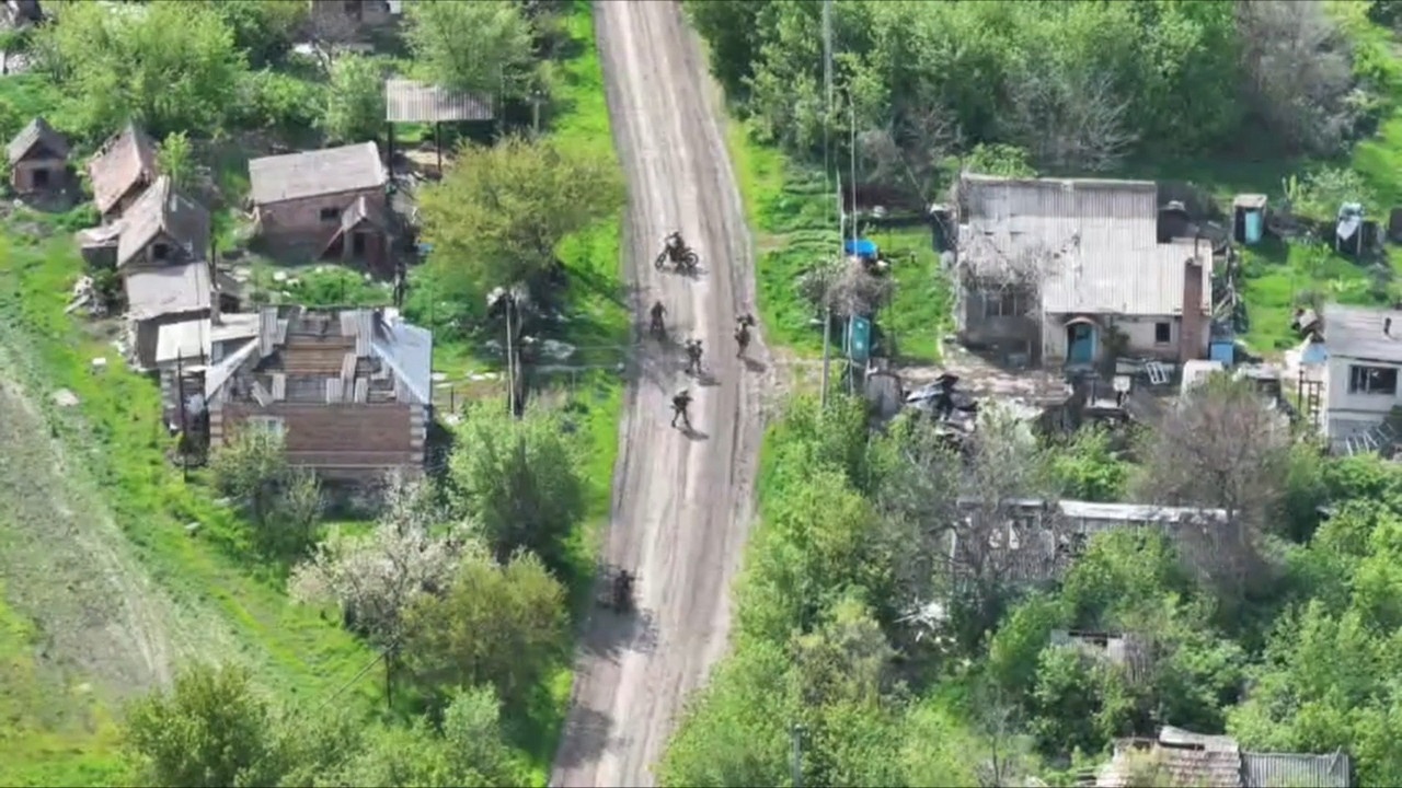 Уникальная операция по освобождению населённого пункта Новооленовка была проведена с применением мототехники и прошла стремительно, став полной неожиданностью для противника.