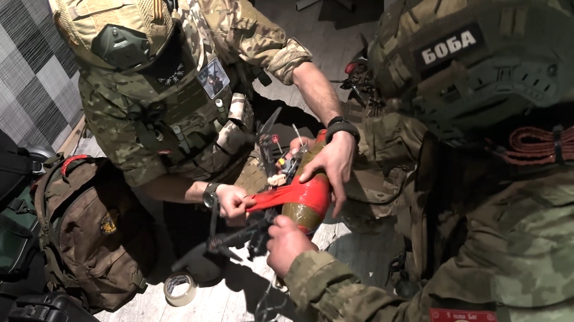Операторы российских FPV-дронов эффективно уничтожают противника на всех направлениях.