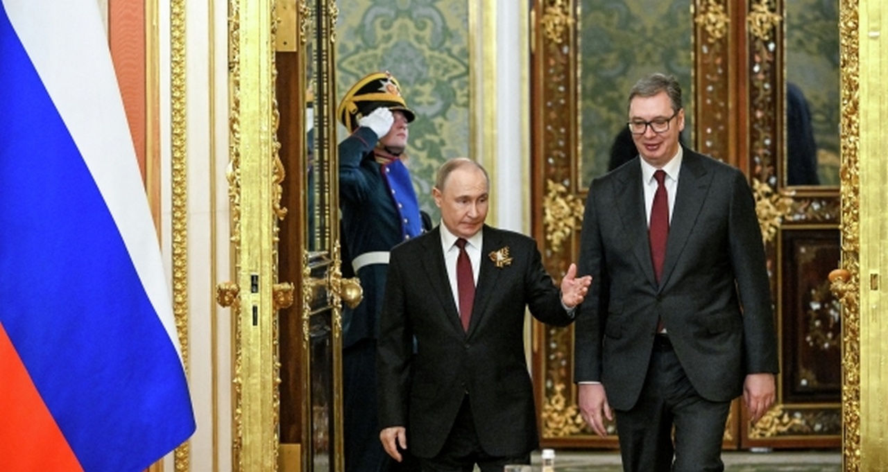 Владимир Путин и Александр Вучич во время встречи, 9 мая 2025 г.