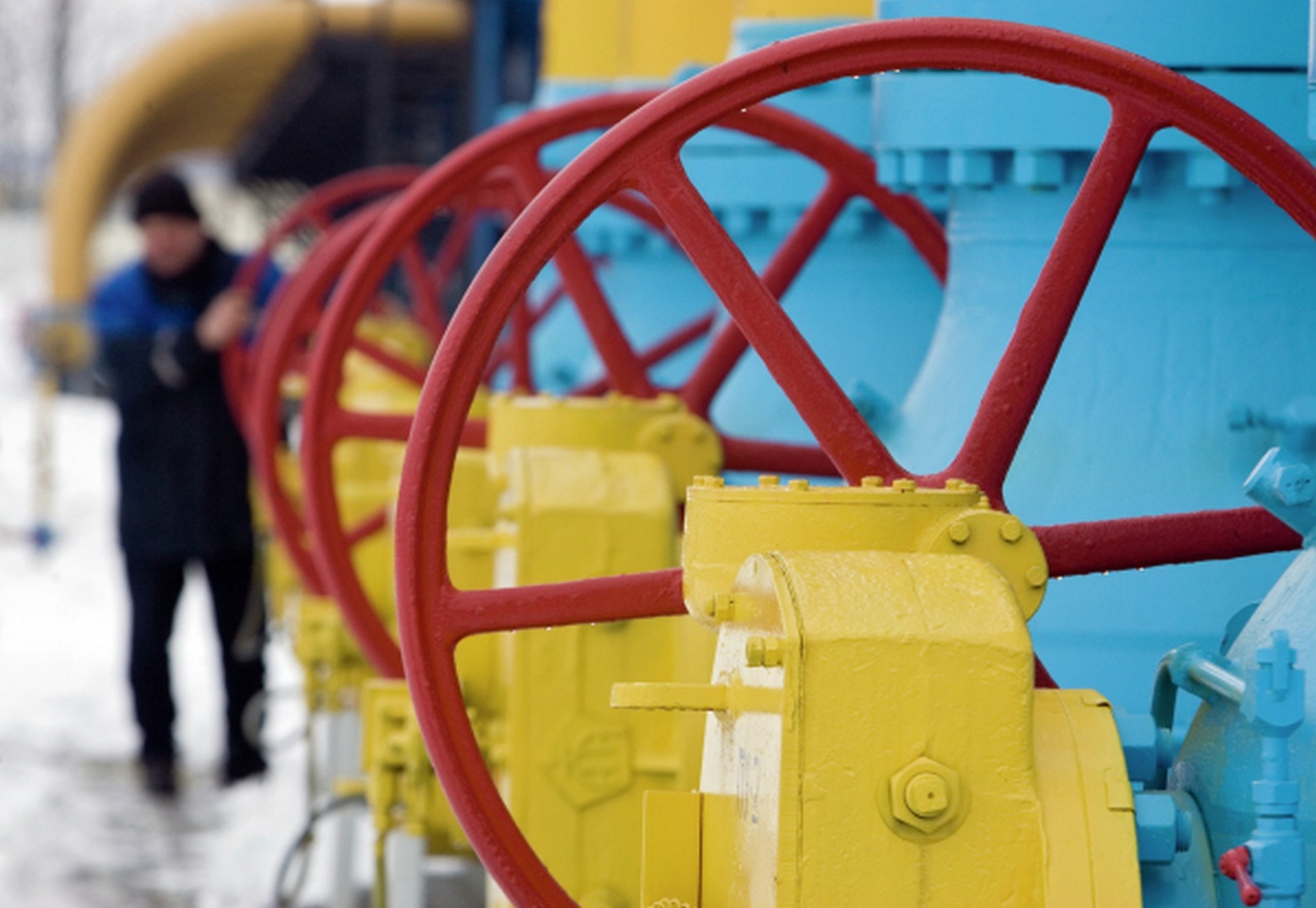 Перекрыв транзит российских углеводородов, Украина выстрелила себе не в ногу, а в голову.