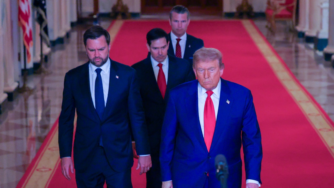 Теперь и у Трампа появилась «своя» война Теперь и у Трампа появилась «своя» война