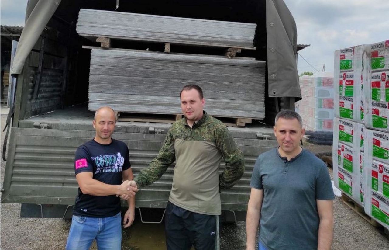 Казаки из Краснодарского края передали автомобиль участникам СВО.